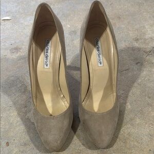 Charles David Suede Pumps